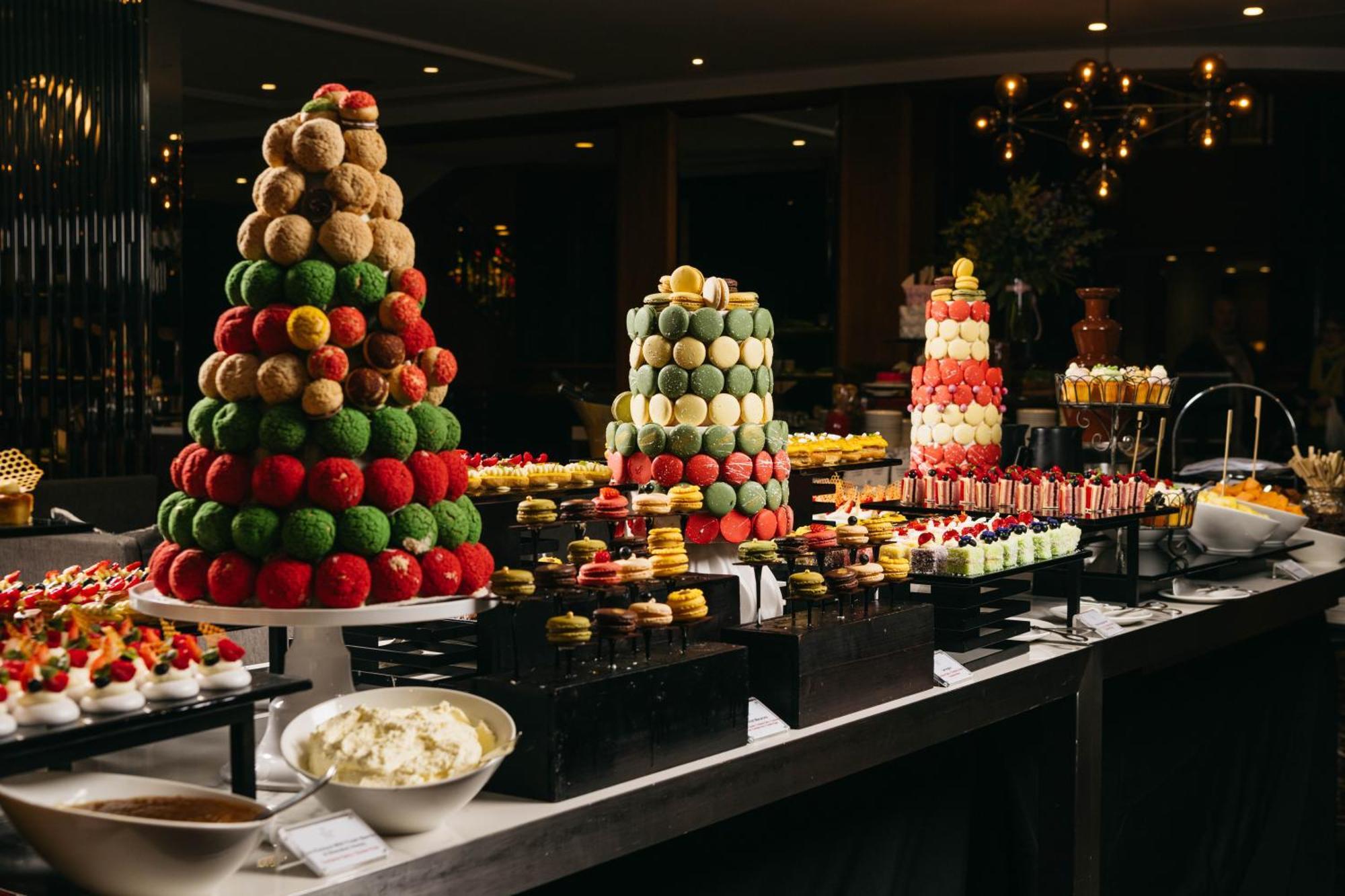 Sheraton Grand Sydney Hyde Park Zewnętrze zdjęcie A dessert buffet